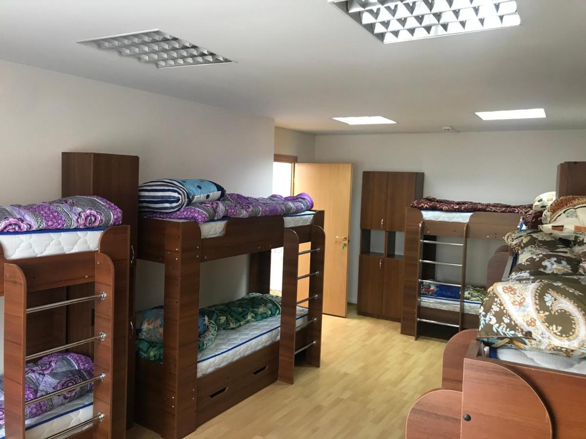 Міни-Хостел Родинного Типу Dubai Użhorod Zewnętrze zdjęcie