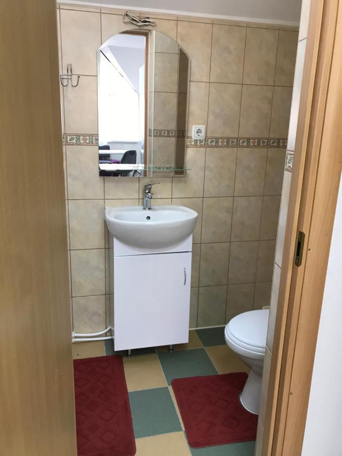 Міни-Хостел Родинного Типу Dubai Użhorod Zewnętrze zdjęcie