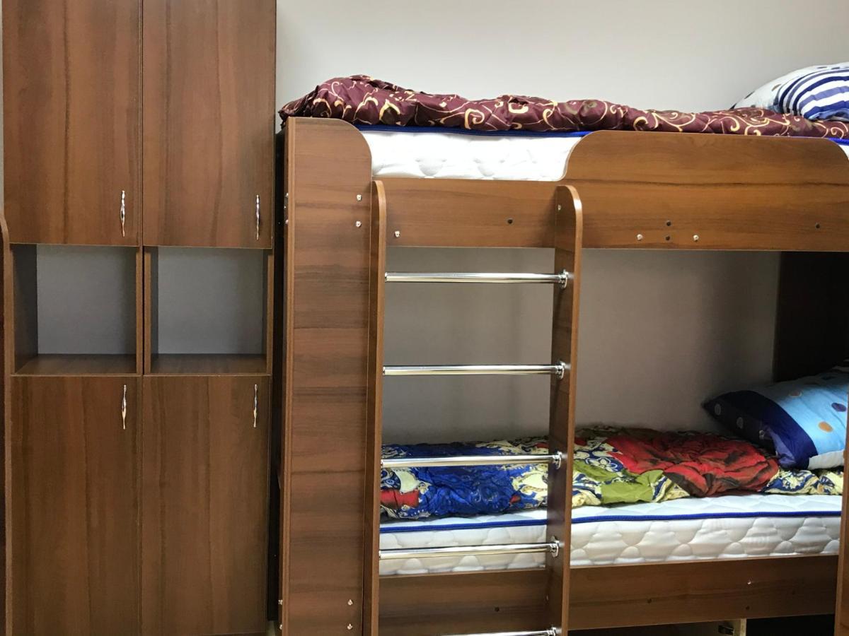 Міни-Хостел Родинного Типу Dubai Użhorod Zewnętrze zdjęcie
