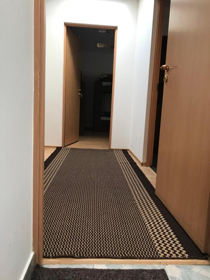 Міни-Хостел Родинного Типу Dubai Użhorod Zewnętrze zdjęcie
